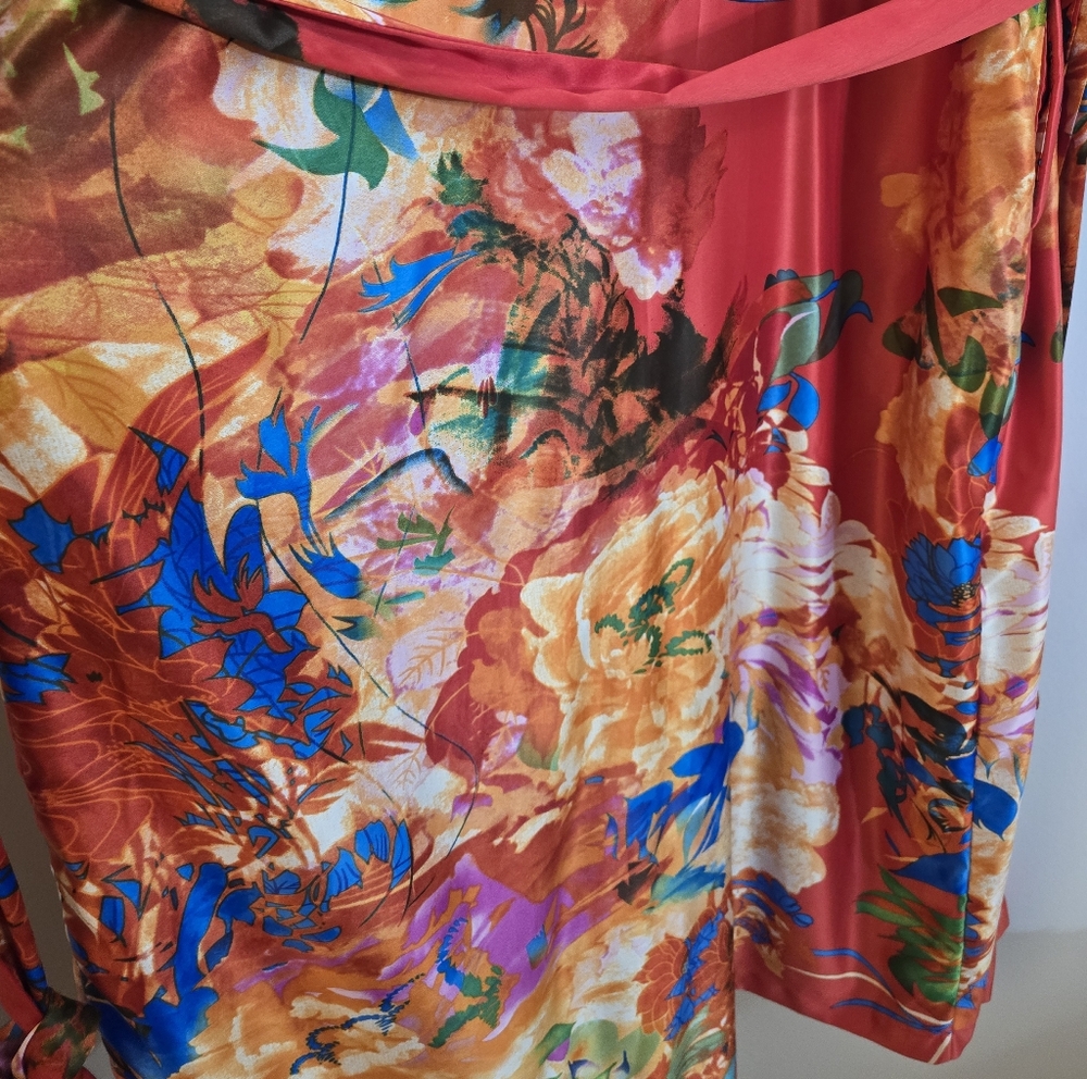 Natori Colorful Satin Robe. - Picture 4 of 9